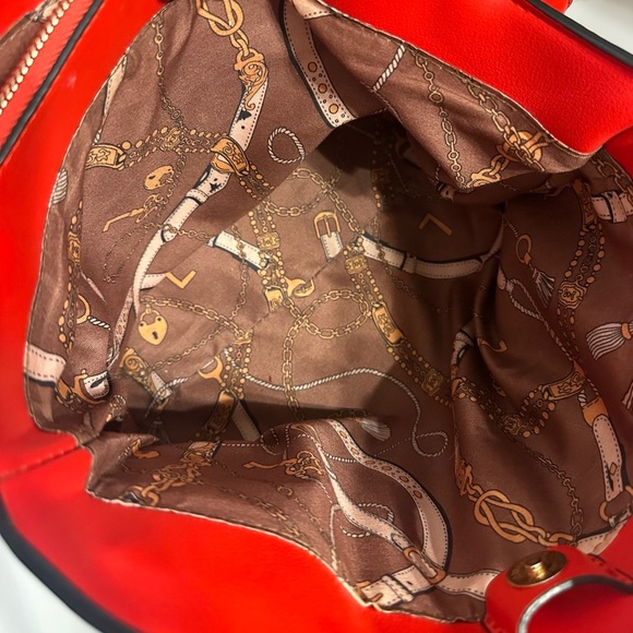 La Terra Vegan Leather Shoulder Medium Size Red Handbag Zipper and Snap Closure - Picture 6 of 16